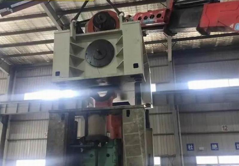 大型機(jī)械 數(shù)控機(jī)床吊裝